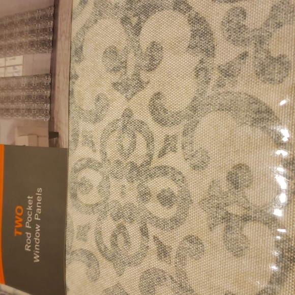 Rod Pocket Panels Set of Two 56x84 - New - Picture 4 of 7